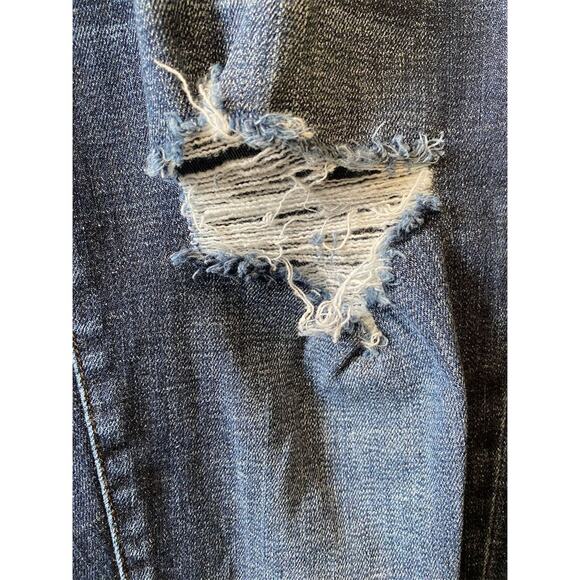 KanCan Women's Mid-Rise Distressed Cropped Denim Jeans Blue Size 13/30 Casual - Picture 2 of 16